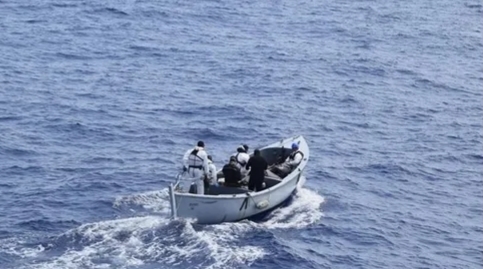 عشرات الوفيات والمفقودين في غرق قاربين قبالة سواحل تركيا وتونس